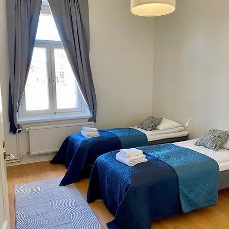 Kotimaailma - Keskustakolmio - Haemeenkatu 2 *