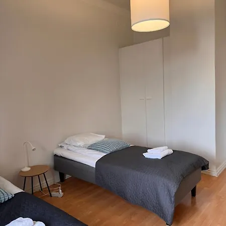Kotimaailma - Keskustakolmio - Haemeenkatu 2 * Тампере
