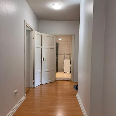 Kotimaailma - Keskustakolmio - Haemeenkatu 2
